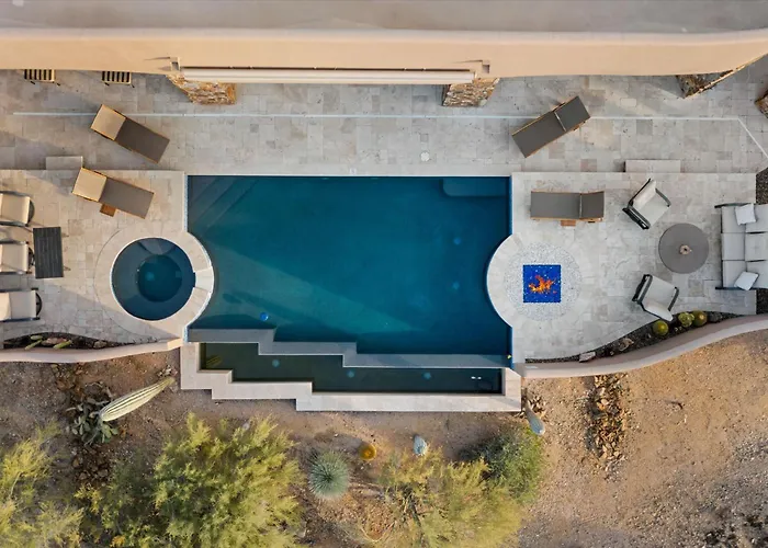 Your Luxury Desert With Pool Hot Tub & Views Holiday home