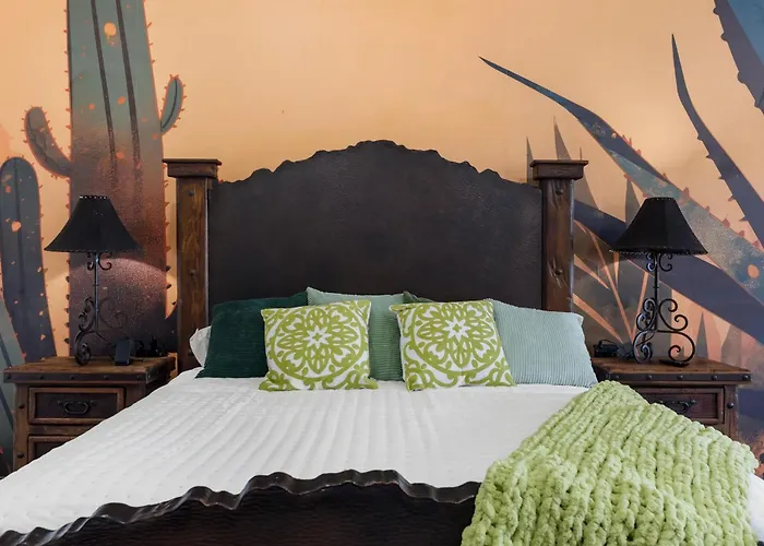 Your Luxury Desert With Pool Hot Tub & Views Holiday home