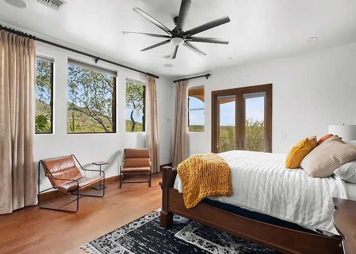 Holiday home Your Luxury Desert With Pool Hot Tub & Views *