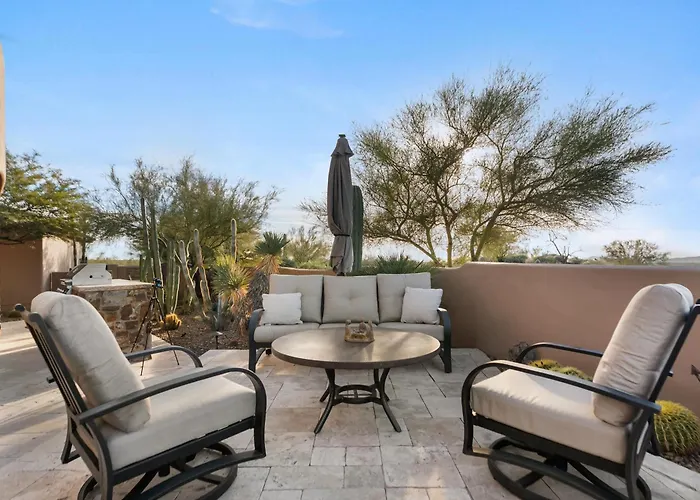 Your Luxury Desert With Pool Hot Tub & Views *