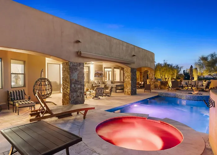 Your Luxury Desert With Pool Hot Tub & Views *