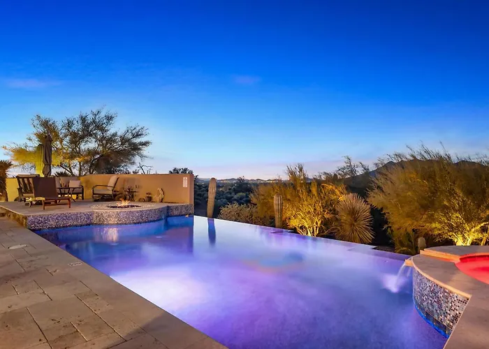 Holiday home Your Luxury Desert With Pool Hot Tub & Views *